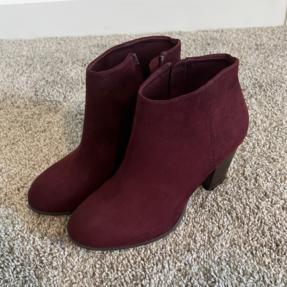 Old navy low ankle booties